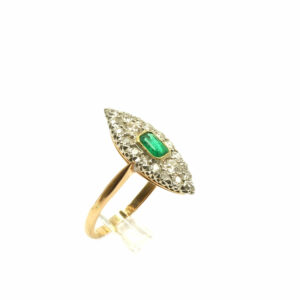Art Deco Smaragd Diamant Ring mit 0.8 ct Diamanten, um 1915
