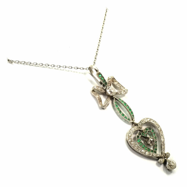 Jugendstil Diamant Smaragd Collier Kette Anhaenger Herz Antik Platin kaufen Stephanie Bohm Antiker Schmuck