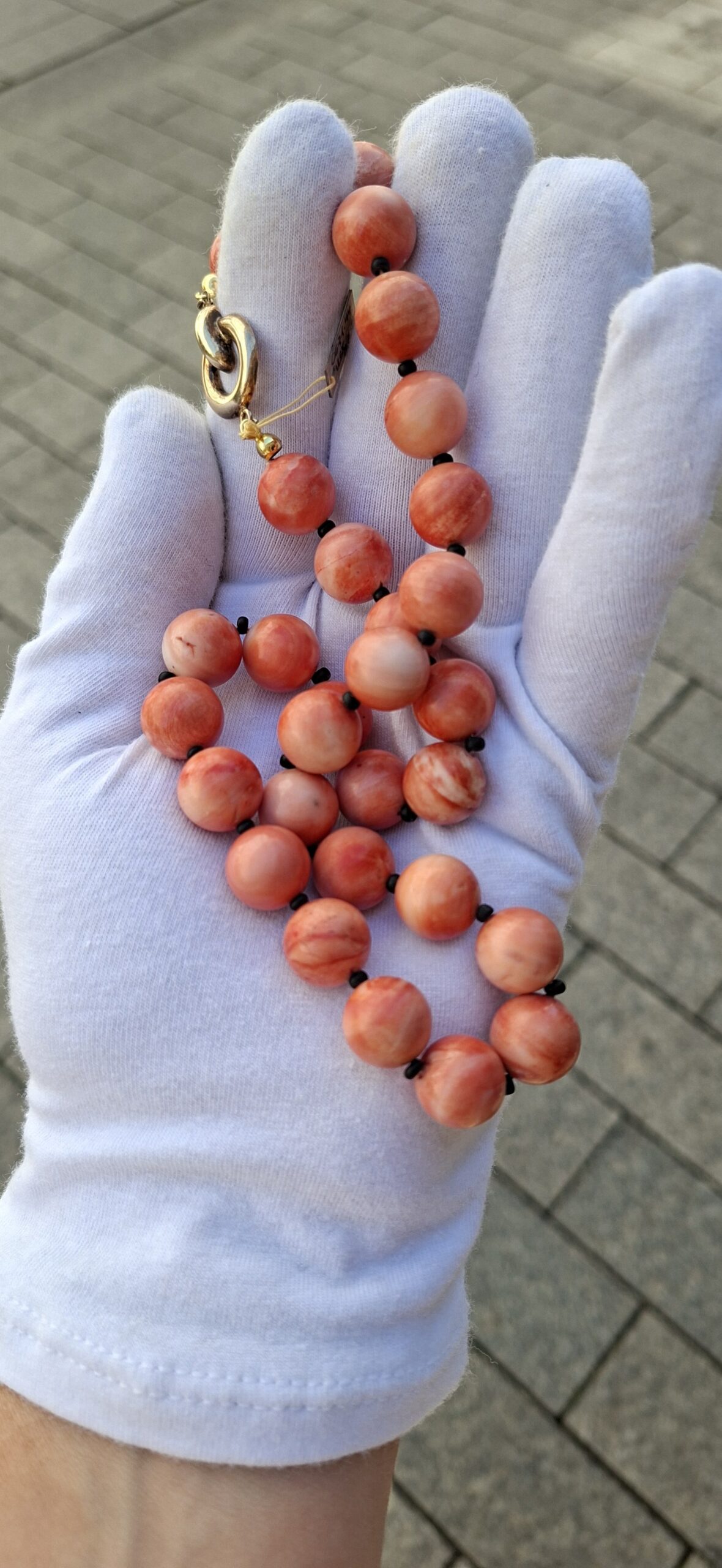 Korallenkette aus Pazifischer Momo Koralle mit antiker Schließe – Bild 9