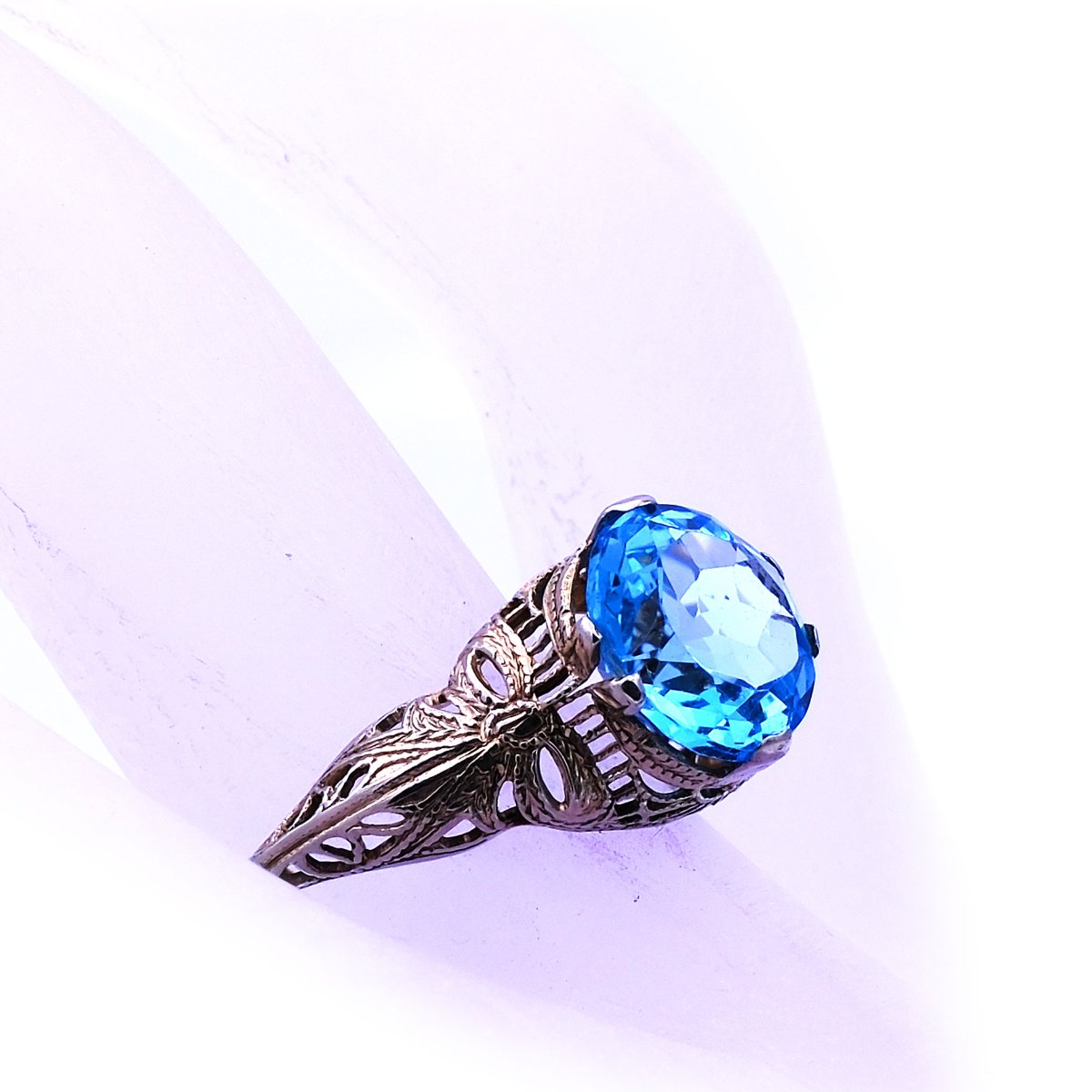 Art Deco Ring Platin blauer Zirkon kaufen Stephanie Bohm Antikschmuck