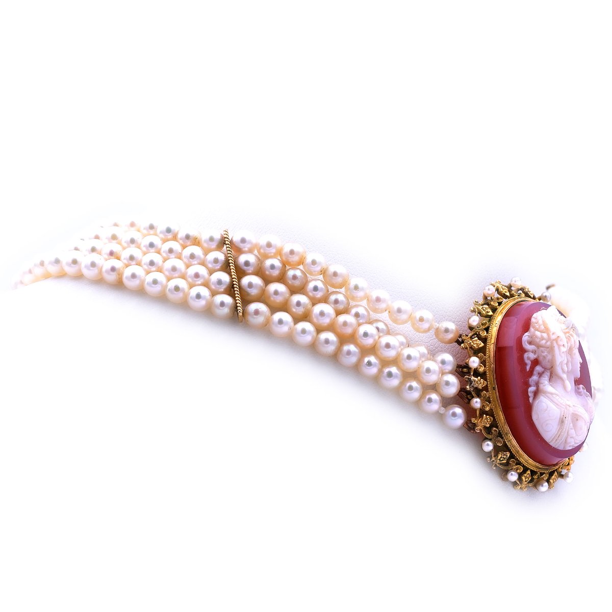 Akoya Perlencollier mit Antiker 18K Gold Kamee Achatgemme als 4-reihiges Collier de Chien um 1870 und später – Bild 6